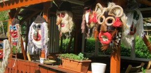 Grundtvig Workshop - Mask making- living the Romanian village culture